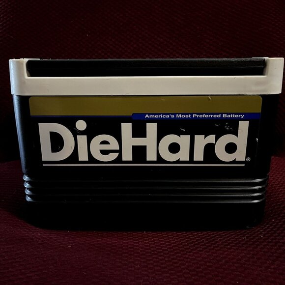 Vintage IGLOO DIE HARD Car Battery Ice Chest 6 Pack Cooler Lunch Box - Picture 2 of 15